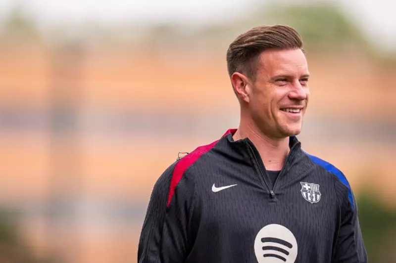 تير شتيجن يفتح باب الرحيل عن برشلونة