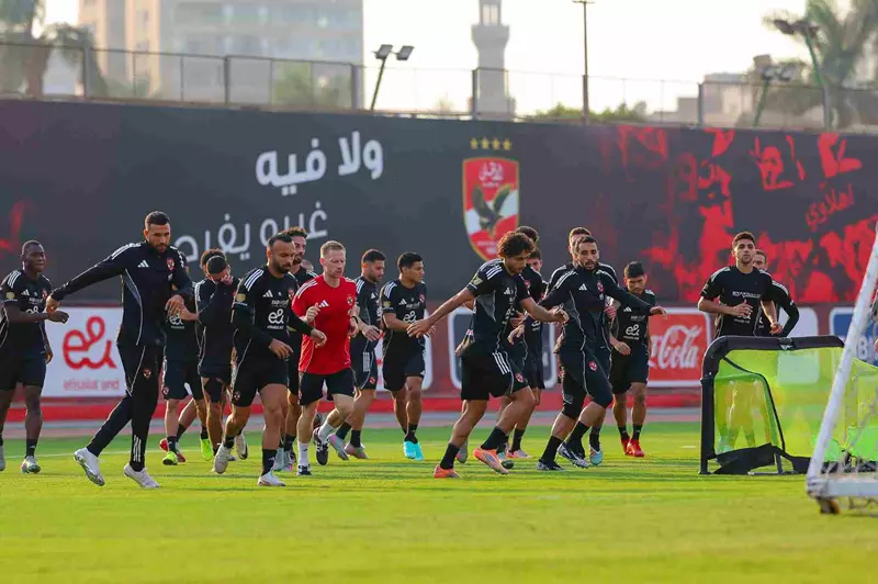 وليد صلاح الدين يكشف.. تطعيم لاعبي الأهلي ضد فيروس A