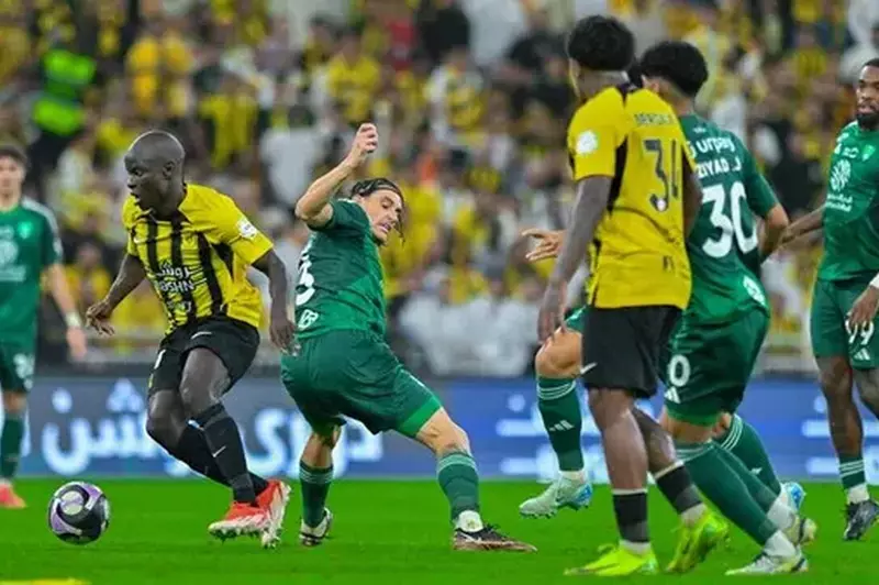 التشكيل الرسمي لديربي الاتحاد والأهلي في الدوري السعودي