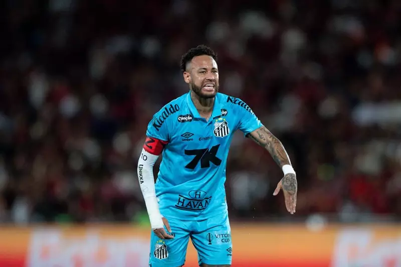 تقارير: نيمار يتعرض لإصابة جديدة في ركبته