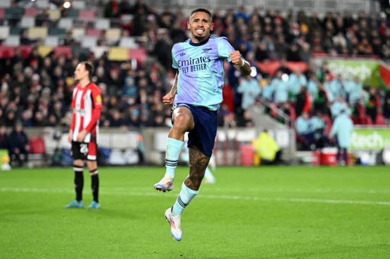 جيسوس يثير الشكوك حول مستقبله مع آرسنال