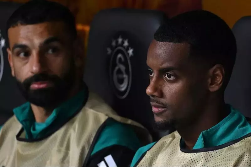 صلاح يستعد لمباراة ليفربول ومانشستر سيتي