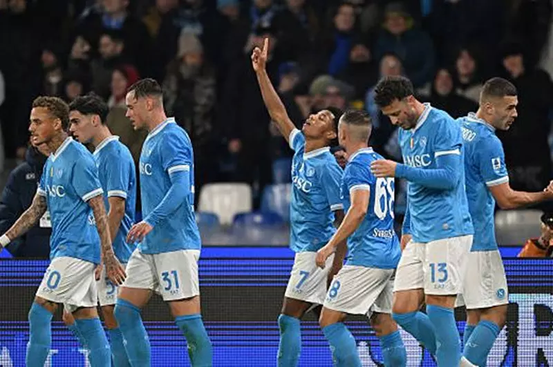 نابولي يفوز على أتالانتا في الدوري الإيطالي